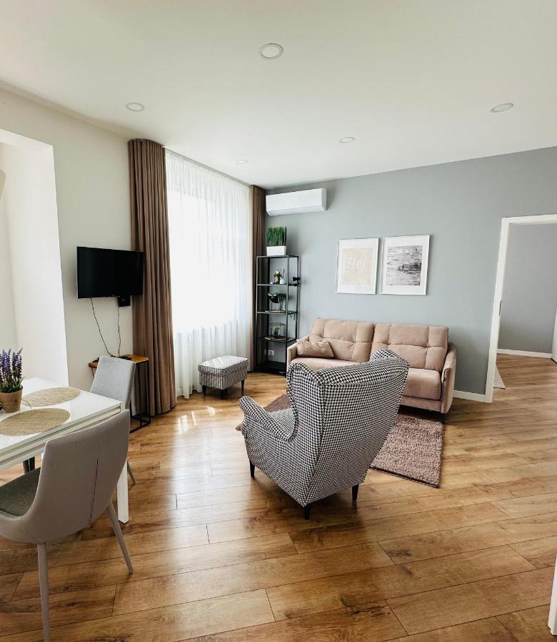 Butas Paciame Siauliu Miesto Centre Apartman Šiauliai Kültér fotó